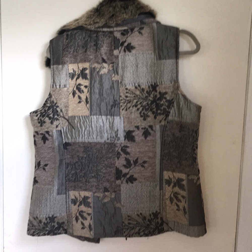 Vest for fall - Picture 3 of 3